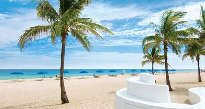 Luxury Coastal Villa w/ Heated Pool —Minutes to Fort Lauderdale Beach & Las Olas