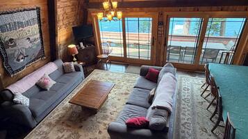 Smart TV, fireplace, DVD player, books