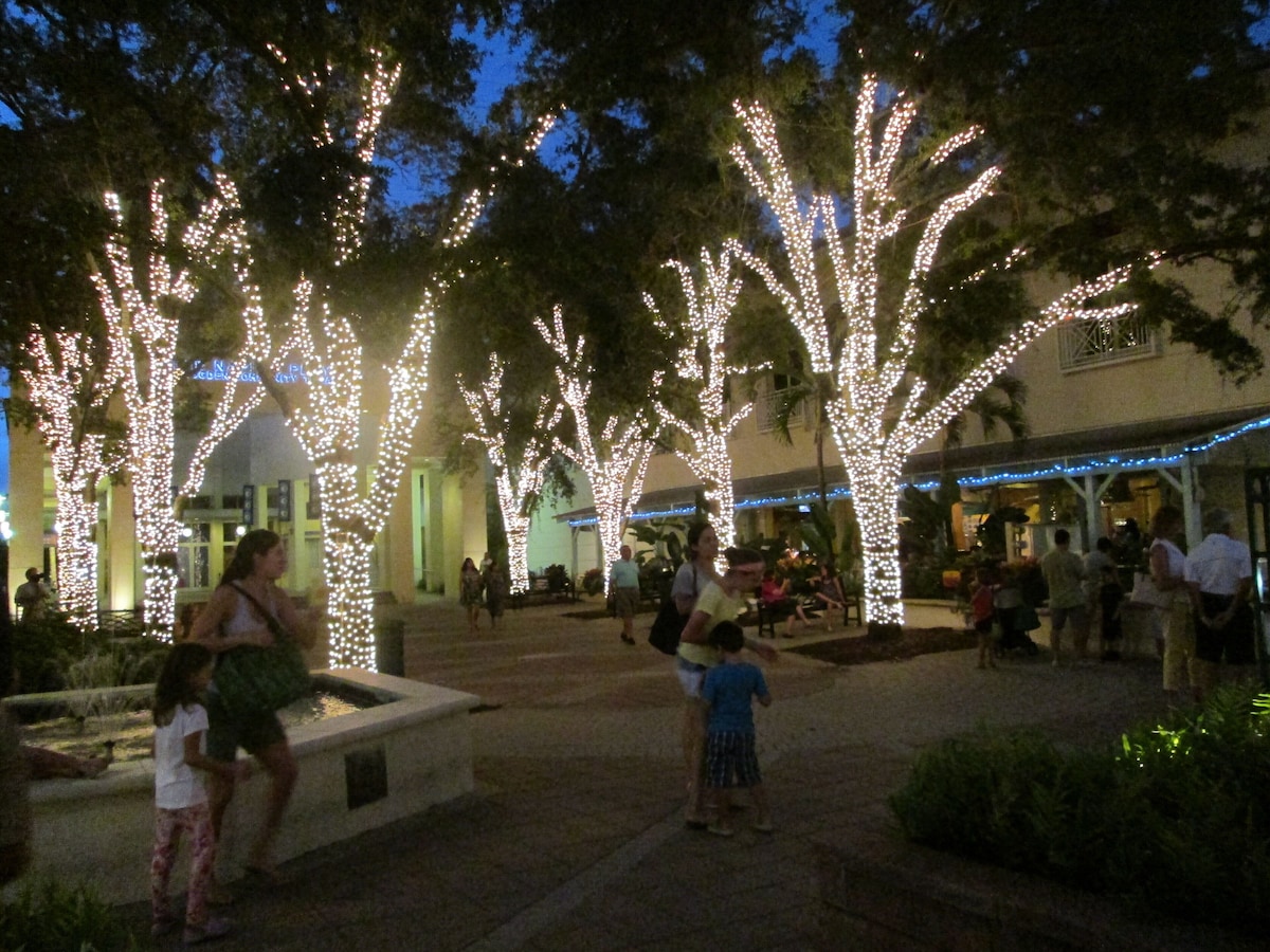 Photo 13 of Four Blocks To The Beach, 99 Steps To Old Naples 5th Ave. S.