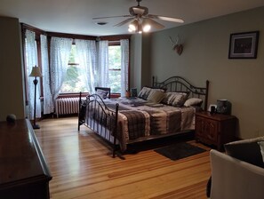 6 bedrooms, iron/ironing board, WiFi, bed sheets - Large Old Forge Waterfront Victorian With Dock (Old Forge)