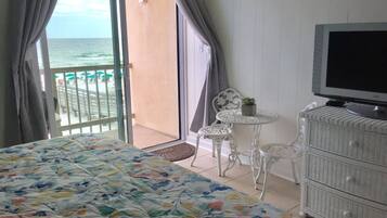 1 bedroom, memory-foam beds, iron/ironing board, free WiFi