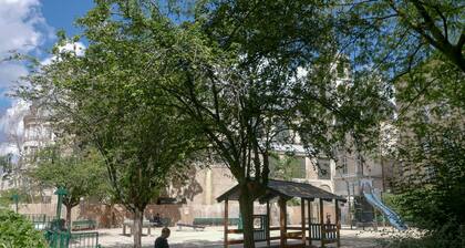 Amazing Duplex for 6 in Le Marais, 2 bathrooms, 2 BR, stone walls OLD