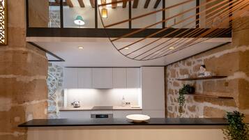 KĂŒhlschrank, Mikrowelle, Ofen, Herdplatte