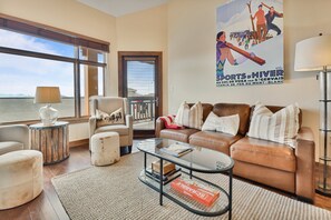 TV, fireplace, DVD player