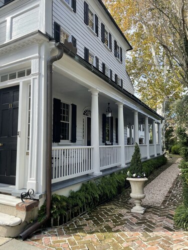 Private Historic 1770 Carriage House Located South Of Broad