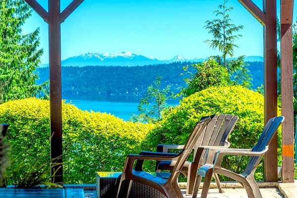View of Lake Sammamish and mountains