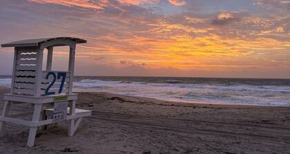 Experience the beauty of the ocean and Canal at Carolina Beach Pirate’s Pad.🏖🏖
