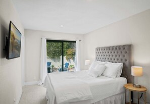 4 bedrooms, iron/ironing board, WiFi, bed sheets - Valley Views: Newly Remodeled 4br 4ba with Spectacular Valley Views (Carmel)