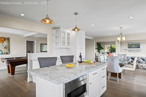 Interior - Valley Views: Newly Remodeled 4br 4ba with Spectacular Valley Views (Carmel)