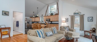 Vakker Waterfront, fire-sesongs hjem på sjarmerende halvmånesjøen!