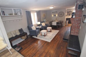 TV, fireplace, DVD player - Private Year Round Getaway with Hot Tub--Minutes from Ski Resorts (Somerset)