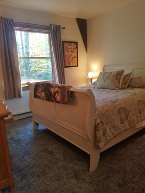 4 habitaciones, tabla de planchar con plancha y cuna de viaje 