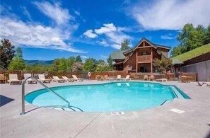 Pool - *Beary Cozy* Minutes From Town! Hot Tub, Pool Table Gorgeous View!! Book Today! (Sevierville)