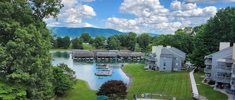 Piscine couverte, piscine extérieure