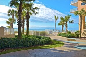 Property grounds - Luxury Oceanfront Condo at Splash - FREE Beach Service,Wifi, NO Checkin required (Panama City)