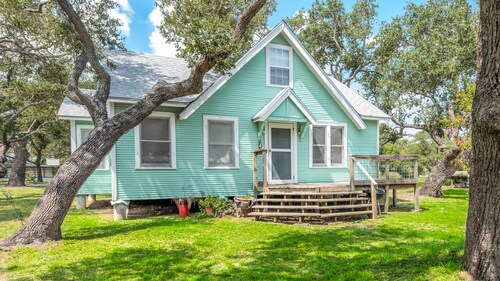 Maison de ferme mise à jour sur 1/2 acre 1 bloc de Aransas Bay