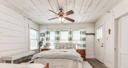 Updated Farm House on 1/2 Acre 1 Block From Aransas Bay