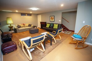 TV, fireplace, DVD player, books