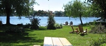 Cozy Vacation Cottage on All Sports Lake Chemung ~ Includes Kayaks!  