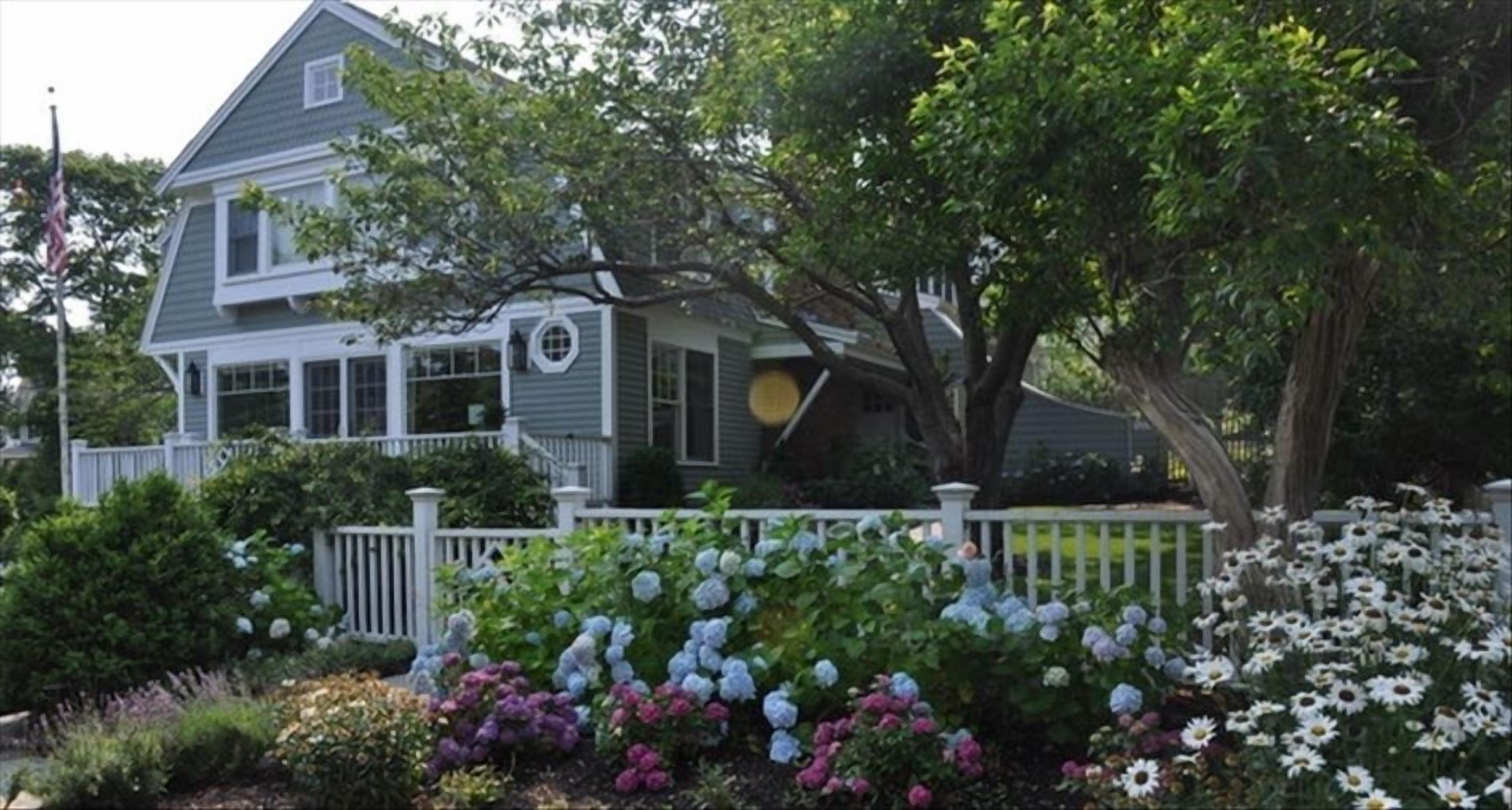 Gorgeous Marblehead Neck 5 bedroom home