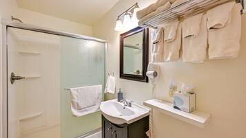 Hårføner og håndklær