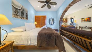 2 makuuhuonetta, silitysrauta/-lauta, ilmainen Wi-Fi, vuodevaatteet