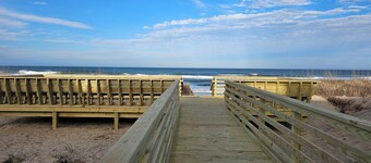 High-End OBX Oceanfront Condo - Corner 2 BR- Breathtaking!