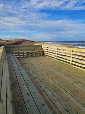 Property grounds - High-End OBX Oceanfront Condo - Corner 2 BR- Breathtaking! (Kill Devil Hills)