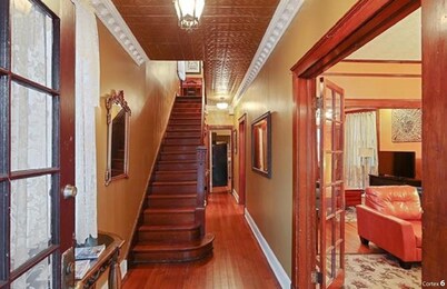 FRENCHMEN /  2- STORY CHARTRES ESTATE / PRIME LOCATION