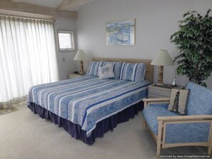 4 bedrooms, desk, iron/ironing board, free WiFi