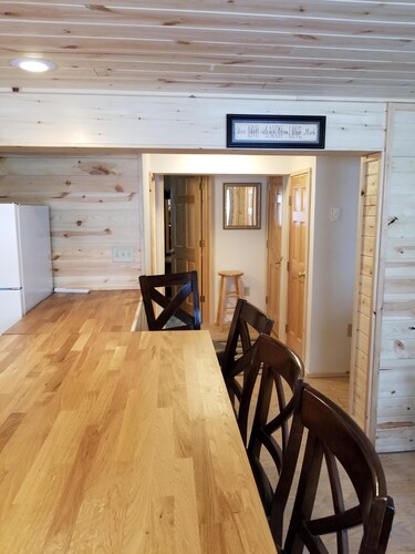 *SKI/SNOWMOBILE* ON MOUNTAIN SHORT WALK .25 MILES TO LODGE & LIFTS - BRAND NEW!