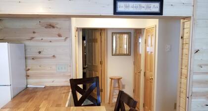 *SKI/SNOWMOBILE* ON MOUNTAIN SHORT WALK .25 MILES TO LODGE & LIFTS - BRAND NEW!