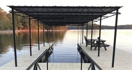 Longhollow Cottage-Right sur l'eau.  PRIX JUSTE RĂDUIT!