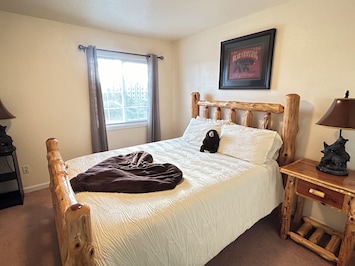 Bedroom #2 - Queen