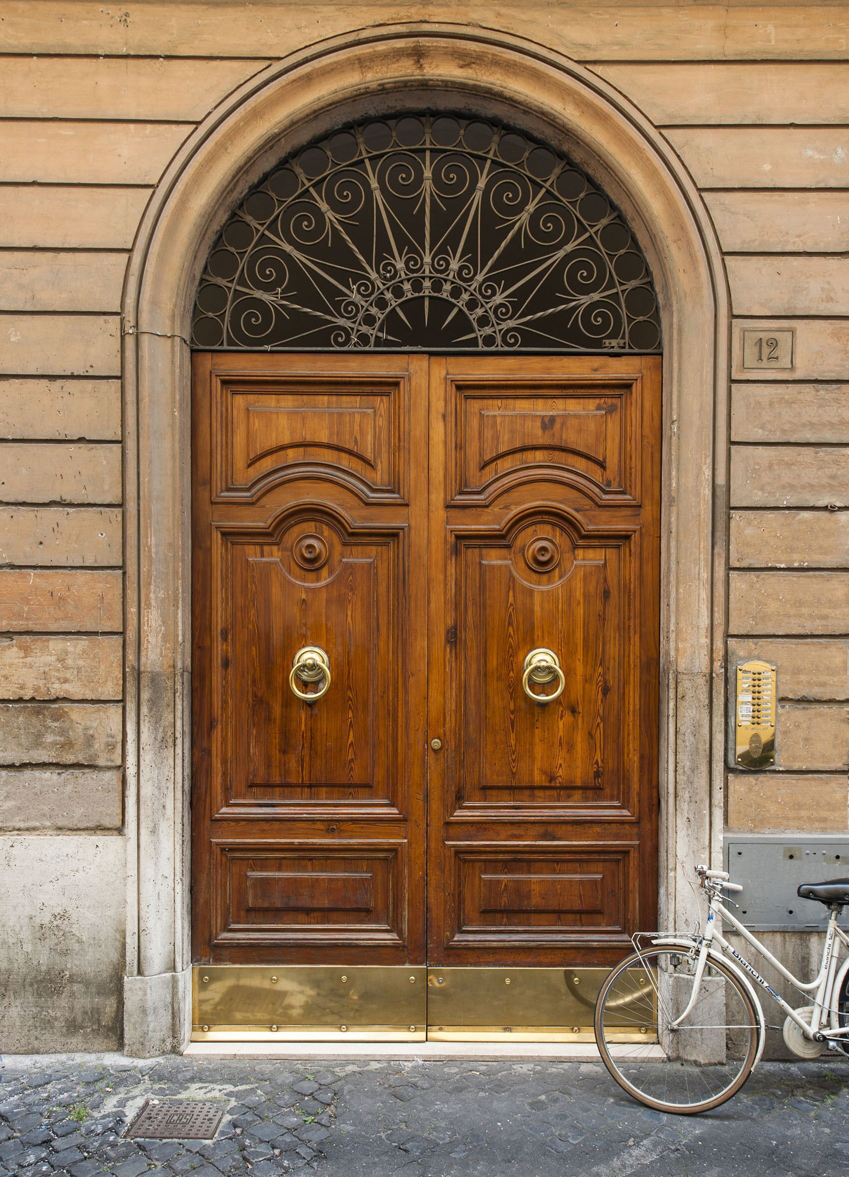 via Plauto 12. Welcome in our home