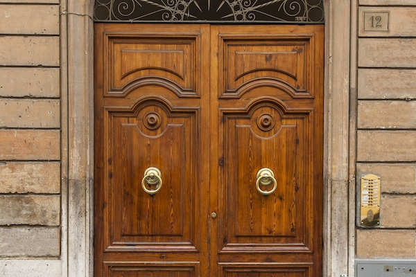 via Plauto 12. Welcome in our home