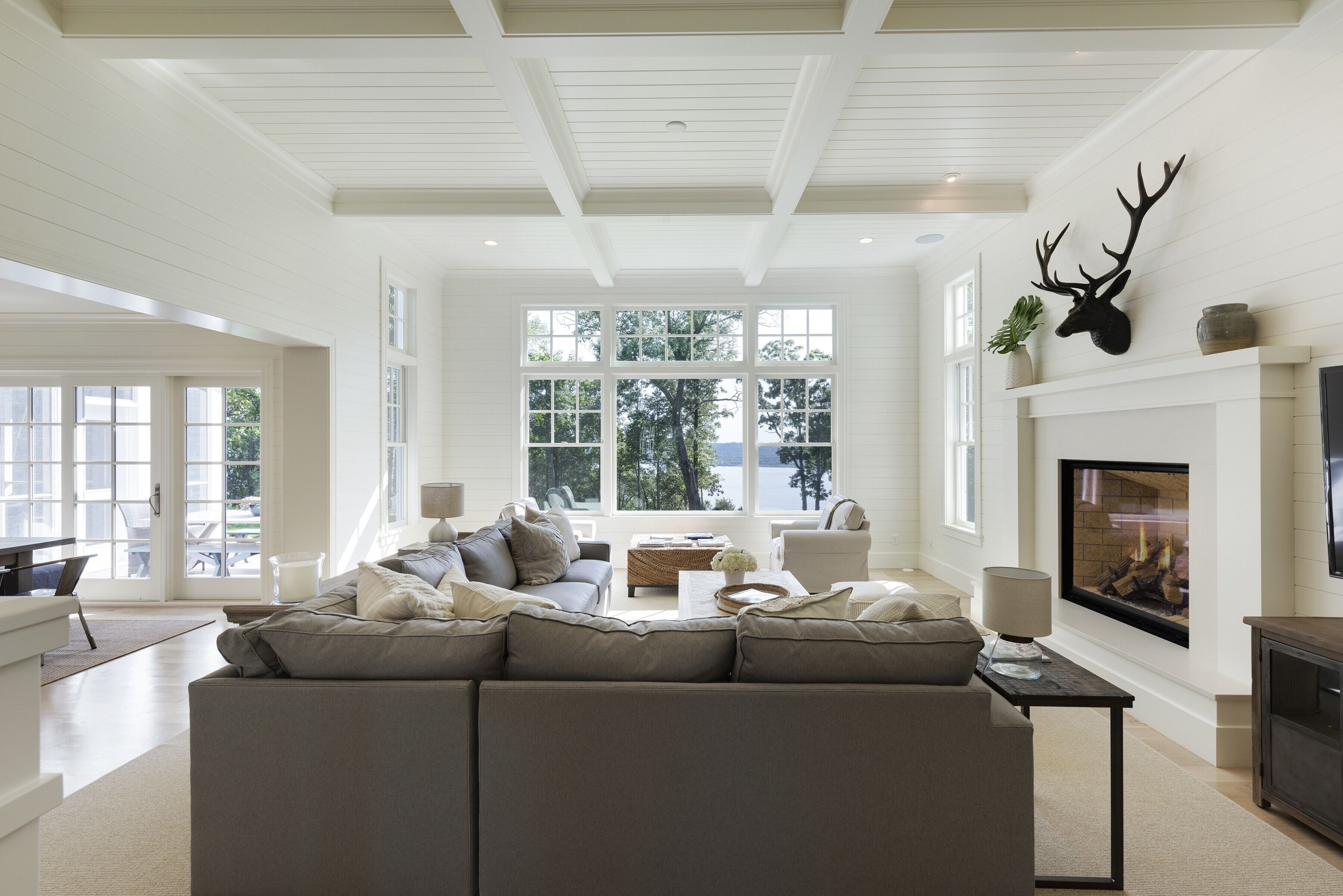 RATED ONE OF THE TOP VRBO'S IN MN MONTHLY MAGAZINE! INTERIOR DESIGNER OWNED