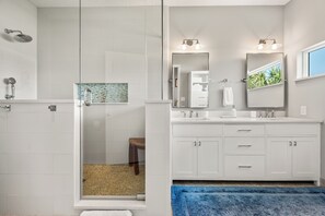 Toallas y papel de baño 