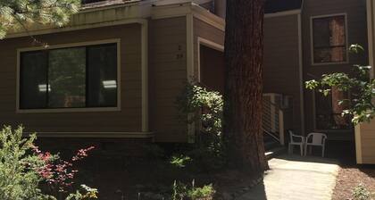 Family Friendly 3 BR Lake Tahoe Retreat close to Lake, Casino and Skiing.