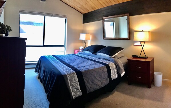 3 bedrooms, desk, iron/ironing board, WiFi