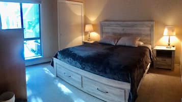 3 habitaciones, escritorio, tabla de planchar con plancha y wifi