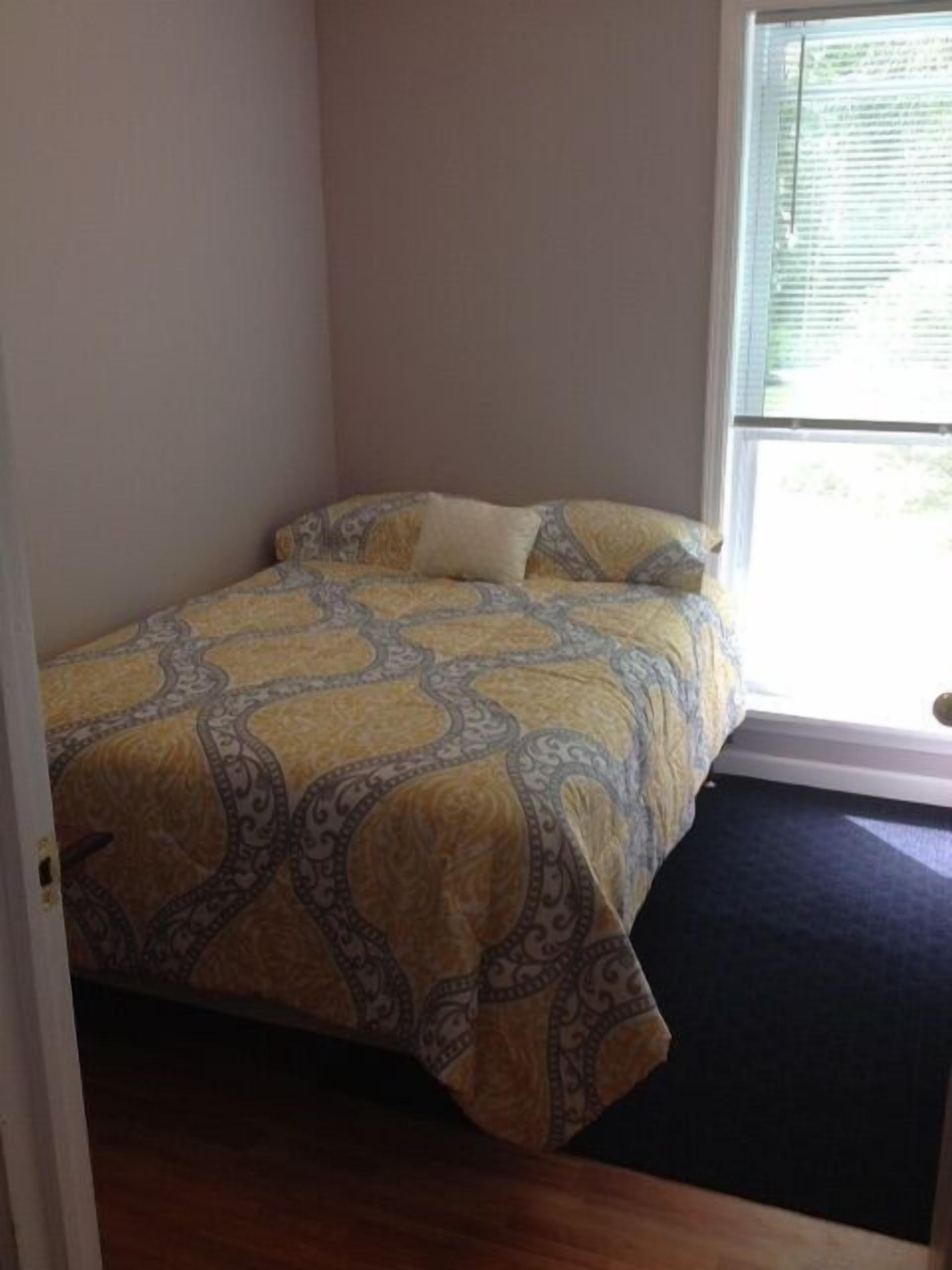 2 多间卧室、熨斗/熨衣板、WiFi、床单