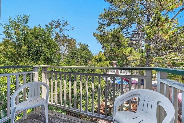 Property grounds - Boardwalk Beach House (Santa Cruz)
