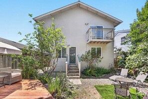 Terrace/patio - Boardwalk Beach House (Santa Cruz)