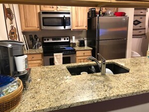 Fridge, microwave, oven, stovetop - Newly Remodeled 2Bd, 2Ba/ Steps From The Super B-lift /ski rental/restaurant/bus (Frisco)