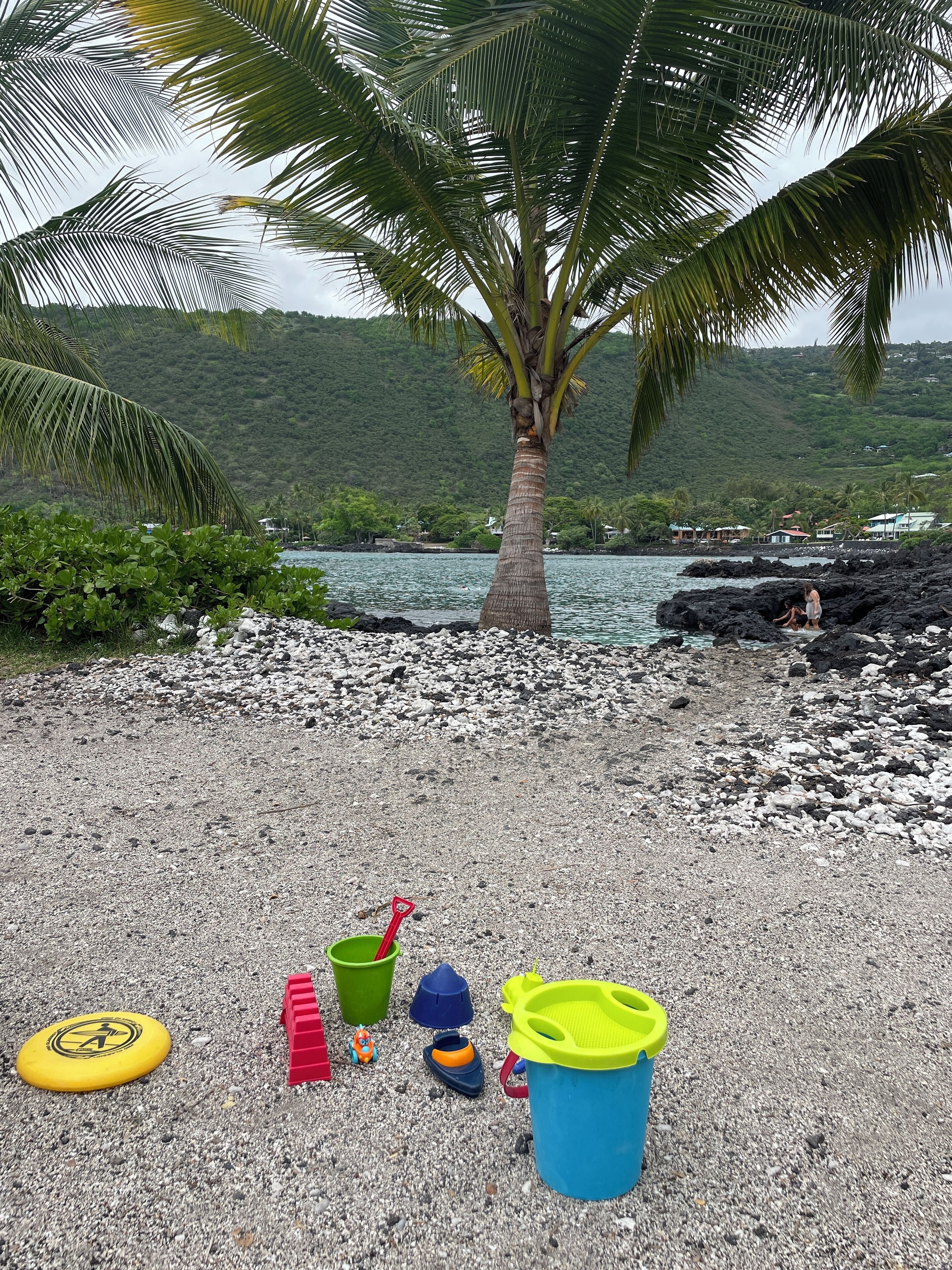 Beach nearby, sun loungers, beach towels