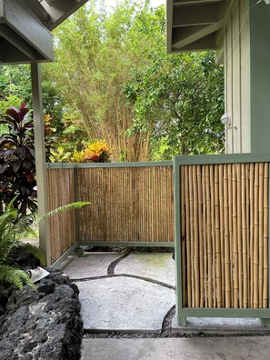 Property grounds - Amazing Views of the Bay and Ocean, Steps to Beach (Captain Cook)