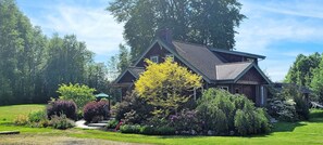 Exterior - 1600 Sq Ft Craftsman Cottage in the Country (Sequim)