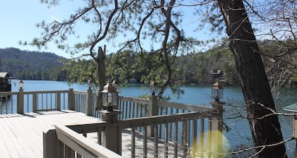 Casa del lago en el agua / hermosas vistas