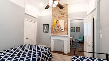 3 bedrooms, desk, iron/ironing board, travel crib